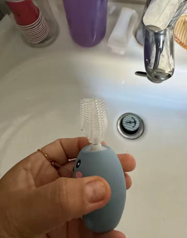 אורי לוי ⭐⭐⭐⭐⭐